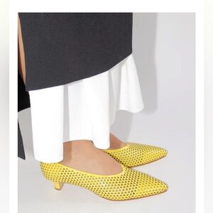 ISO Rachel Comey Clemmie Kitten heel in Banana yellow 7 *** in search of!! ***